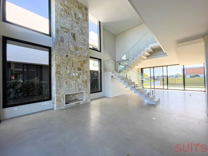 Mansão com projeto arrojado no Condomínio Sense em Xangri-Lá: 2ª foto da galeria de imagens do imóvel