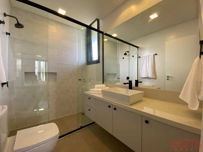 Magnífico sobrado beira lago no condomínio Enseada: 24ª foto da galeria de imagens do imóvel