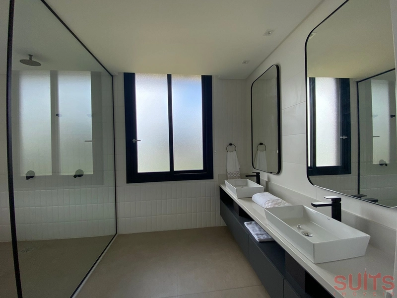 Magnífico sobrado beira lago no condomínio Enseada: 34ª foto da galeria de imagens do imóvel