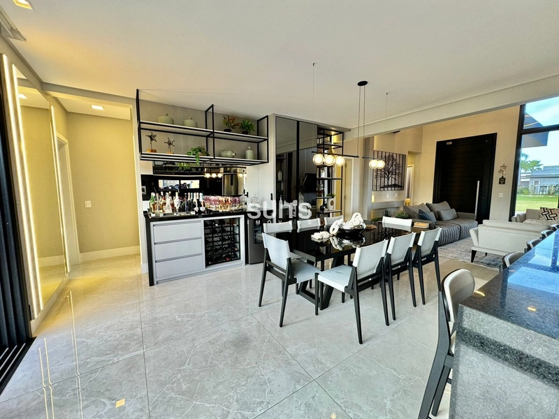 casa térrea à  venda finamete mobiliada  decorada no condomínio Dubai: 3ª foto da galeria de imagens do imóvel