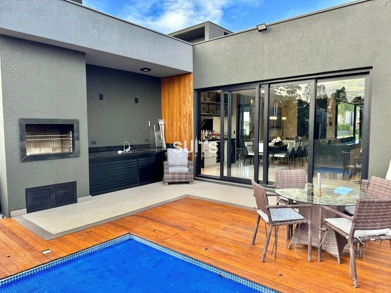 casa térrea à  venda finamete mobiliada  decorada no condomínio Dubai: 1ª foto da galeria de imagens do imóvel