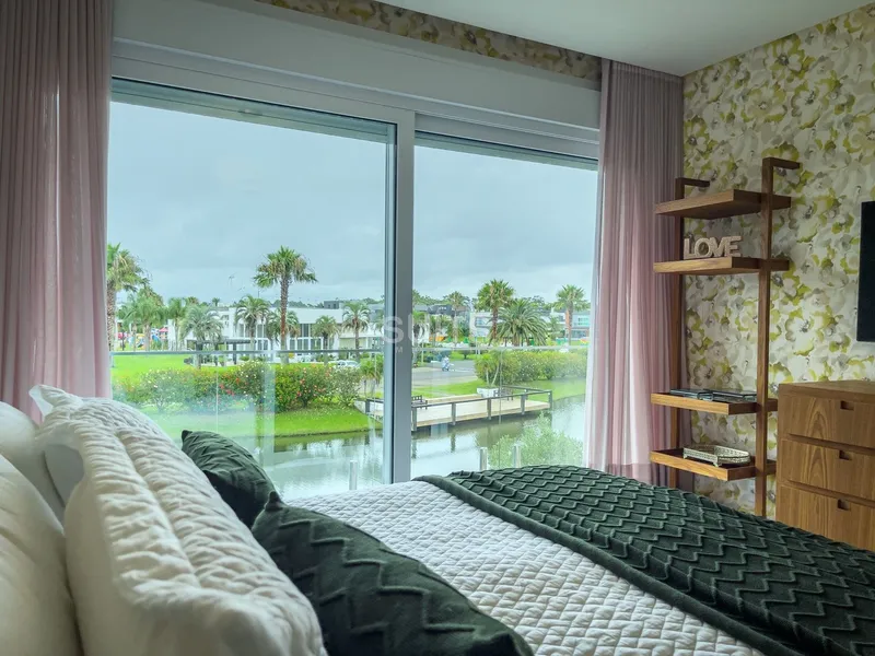 Incrível sobrado beira lago no condomínio Malibu: 42ª foto da galeria de imagens do imóvel