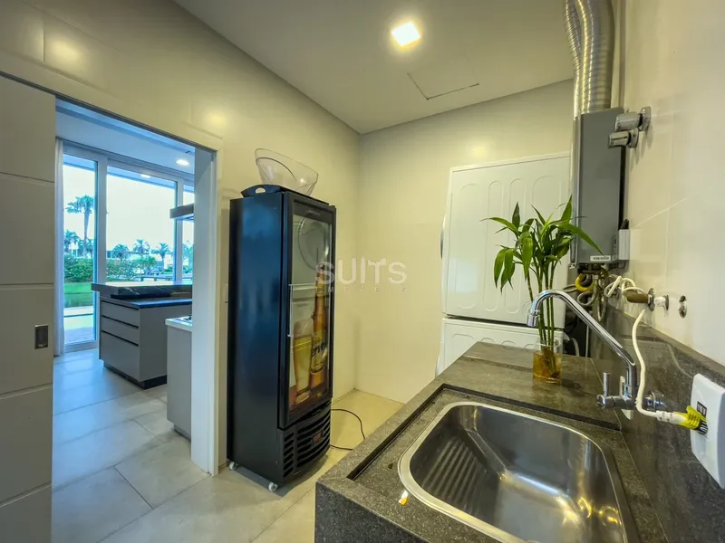 Incrível sobrado beira lago no condomínio Malibu: 16ª foto da galeria de imagens do imóvel