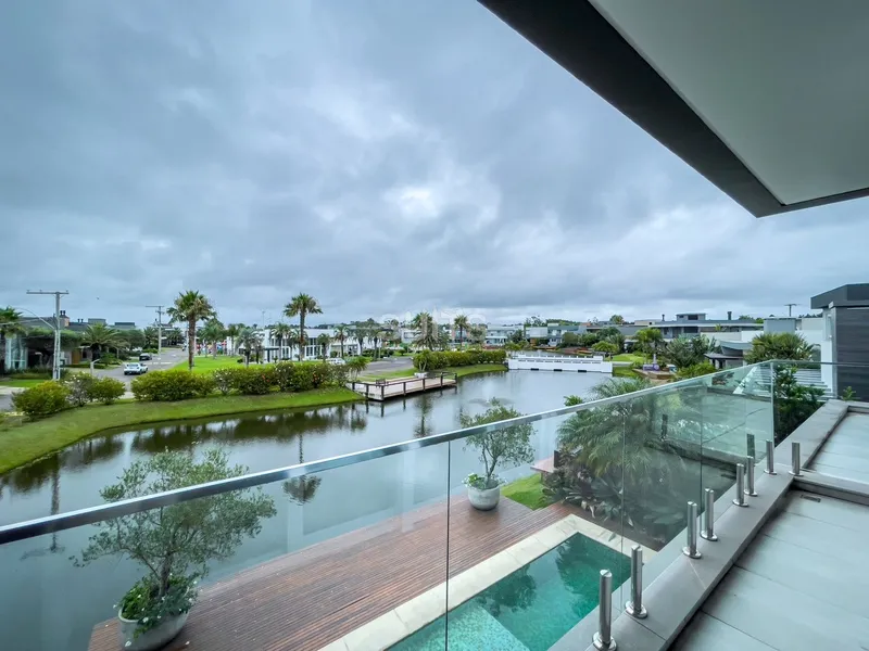 Incrível sobrado beira lago no condomínio Malibu: 44ª foto da galeria de imagens do imóvel