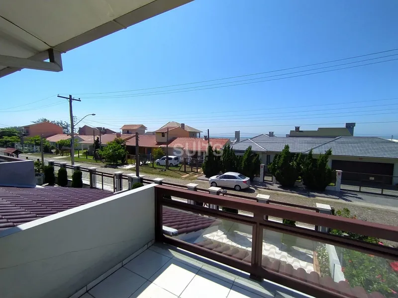 Incrível Sobrado 01 quadra do Mar em Atlântida Sul: 25ª foto da galeria de imagens do imóvel