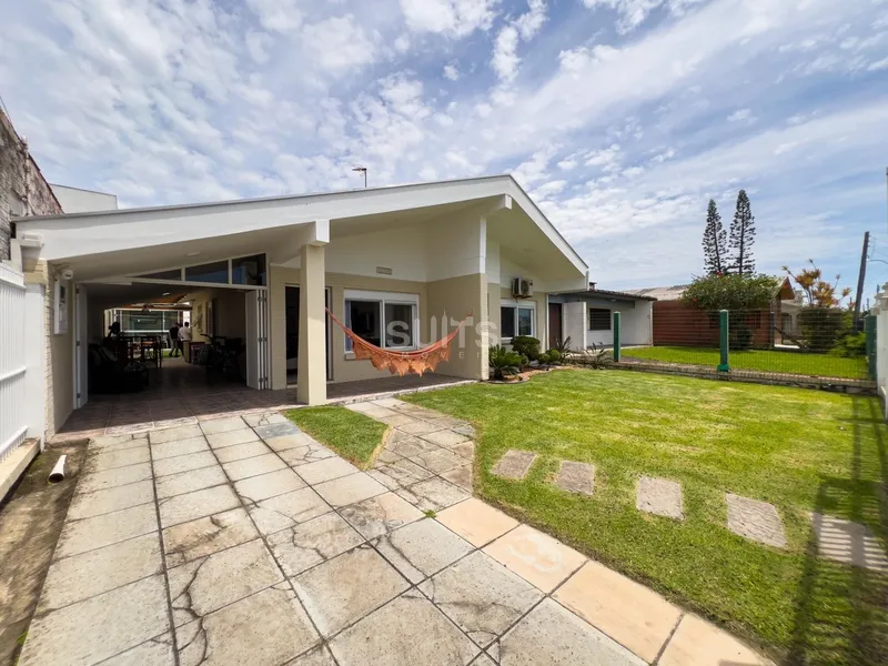 Excelente casa à venda no Centro de Xangri-lá: 2ª foto da galeria de imagens do imóvel