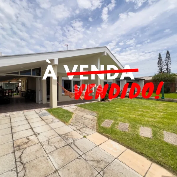 Excelente casa à venda no Centro de Xangri-lá: 1ª foto da galeria de imagens do imóvel