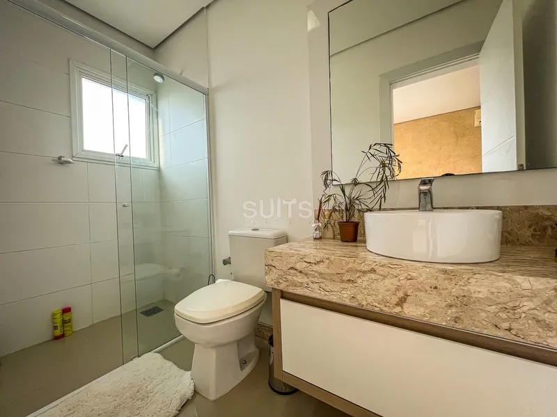 Excelente sobrado beira lago no Condomínio Enseada: 37ª foto da galeria de imagens do imóvel