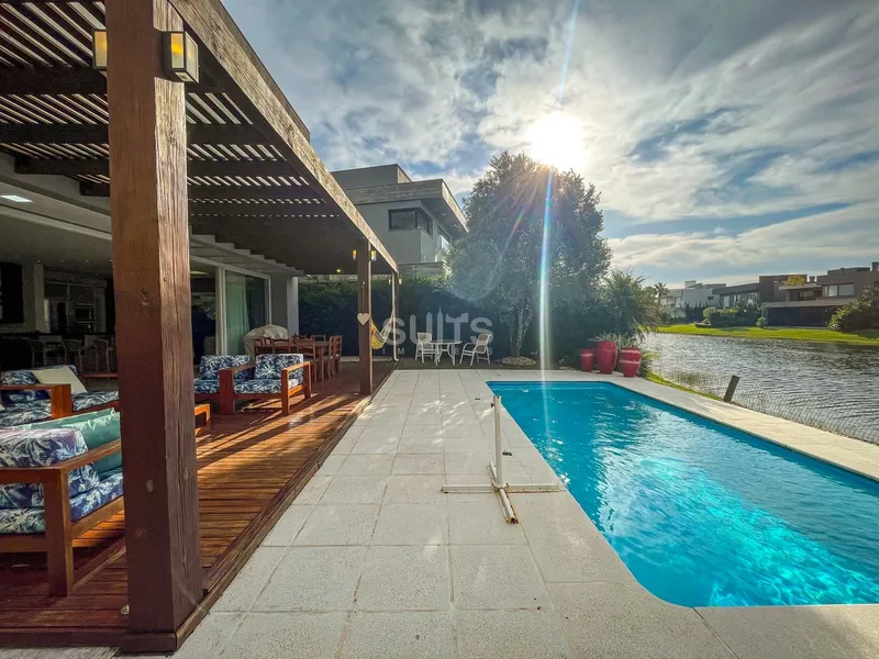 Excelente sobrado beira lago no Condomínio Enseada: 17ª foto da galeria de imagens do imóvel