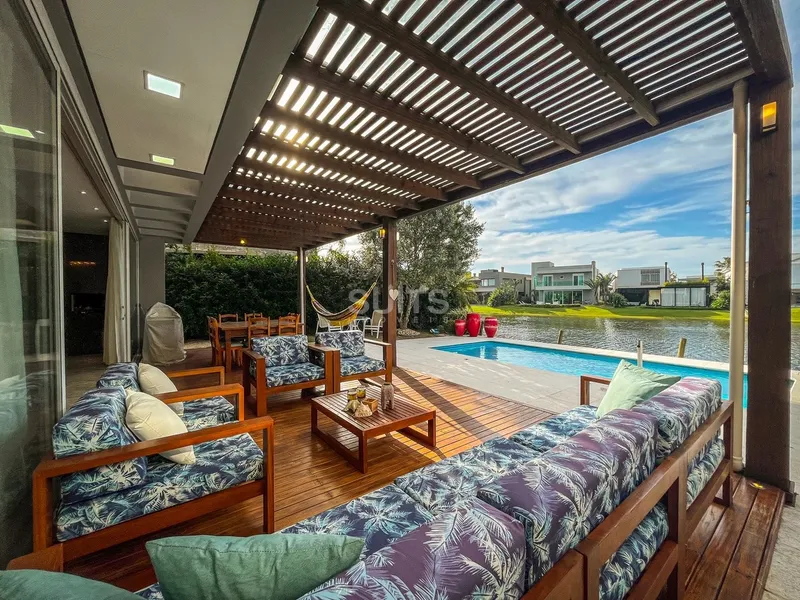 Excelente sobrado beira lago no Condomínio Enseada: 18ª foto da galeria de imagens do imóvel