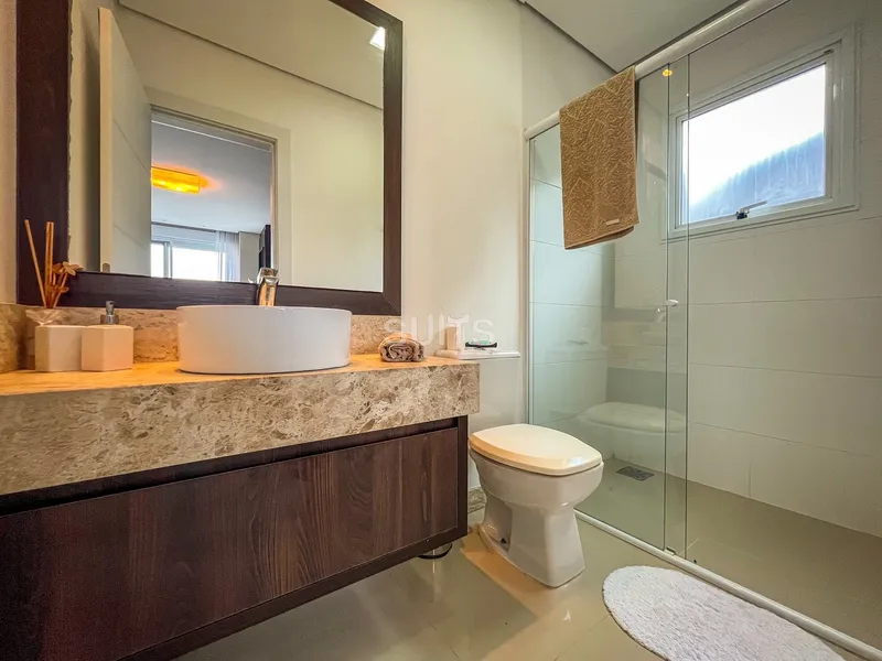 Excelente sobrado beira lago no Condomínio Enseada: 33ª foto da galeria de imagens do imóvel