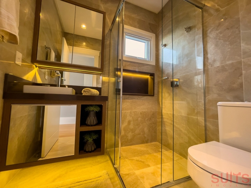 Belíssima mansão Neoclássica beira lago no condomínio Sense: 33ª foto da galeria de imagens do imóvel