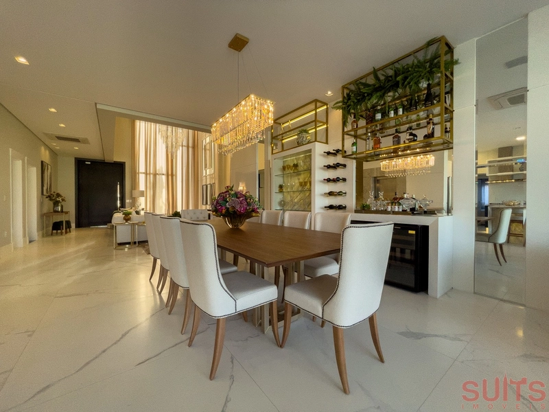 Belíssima mansão Neoclássica beira lago no condomínio Sense: 21ª foto da galeria de imagens do imóvel