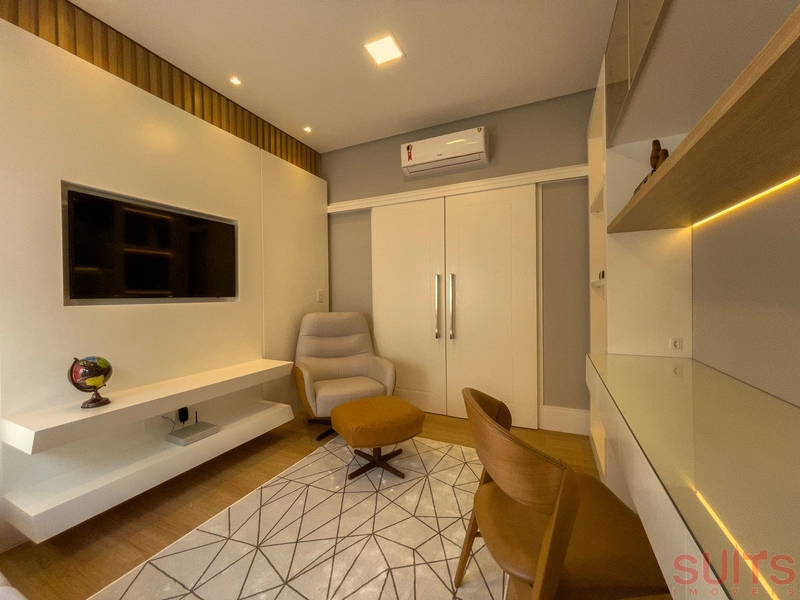 Belíssima mansão Neoclássica beira lago no condomínio Sense: 46ª foto da galeria de imagens do imóvel