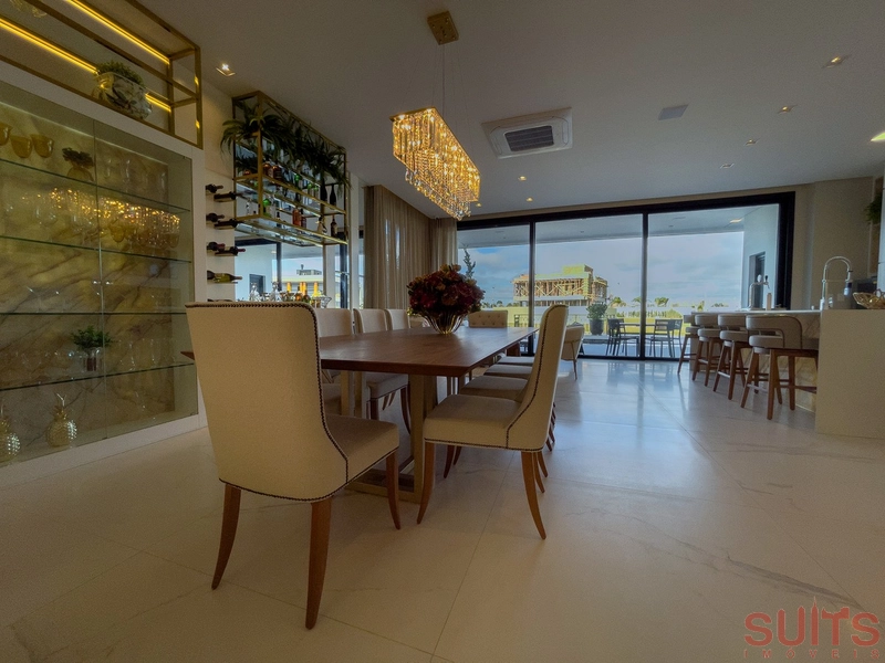 Belíssima mansão Neoclássica beira lago no condomínio Sense: 17ª foto da galeria de imagens do imóvel