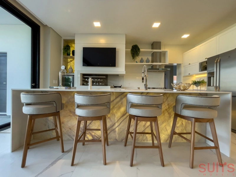 Belíssima mansão Neoclássica beira lago no condomínio Sense: 27ª foto da galeria de imagens do imóvel