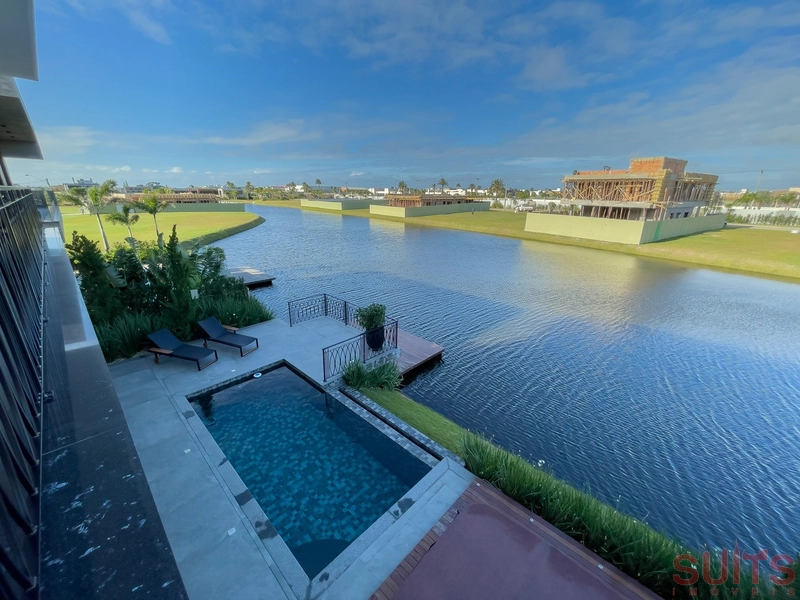 Belíssima mansão Neoclássica beira lago no condomínio Sense: 53ª foto da galeria de imagens do imóvel