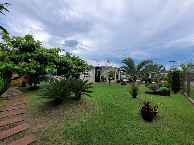 Excelente casa de esquina na praia de Atlântida: 16ª foto da galeria de imagens do imóvel