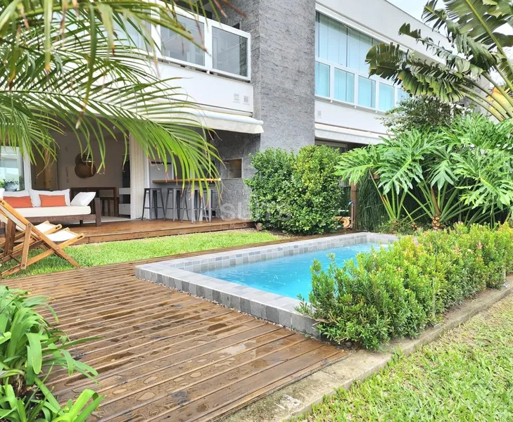 Belíssimo giardino com piscina no condomínio Rossi de Atlântida: 5ª foto da galeria de imagens do imóvel