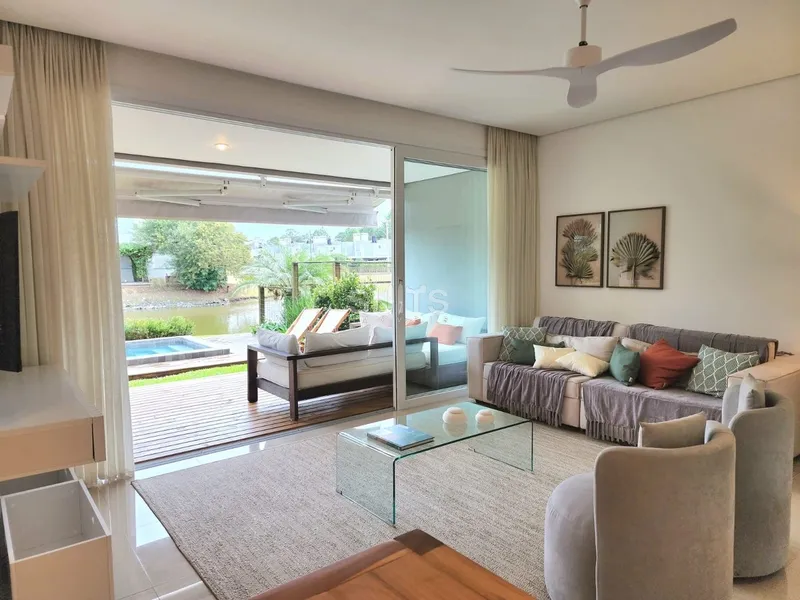 Belíssimo giardino com piscina no condomínio Rossi de Atlântida: 17ª foto da galeria de imagens do imóvel