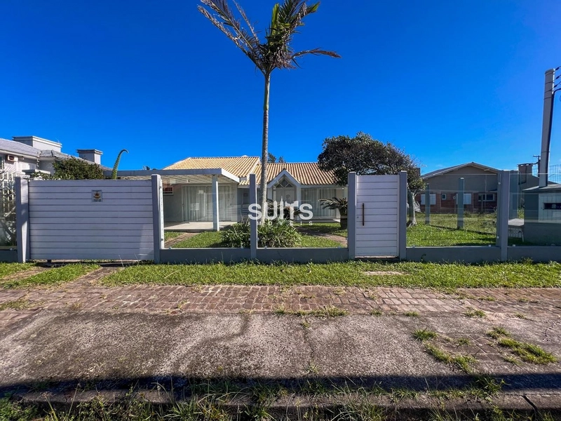 Excelente casa à venda com 02 terrenos: 1ª foto da galeria de imagens do imóvel