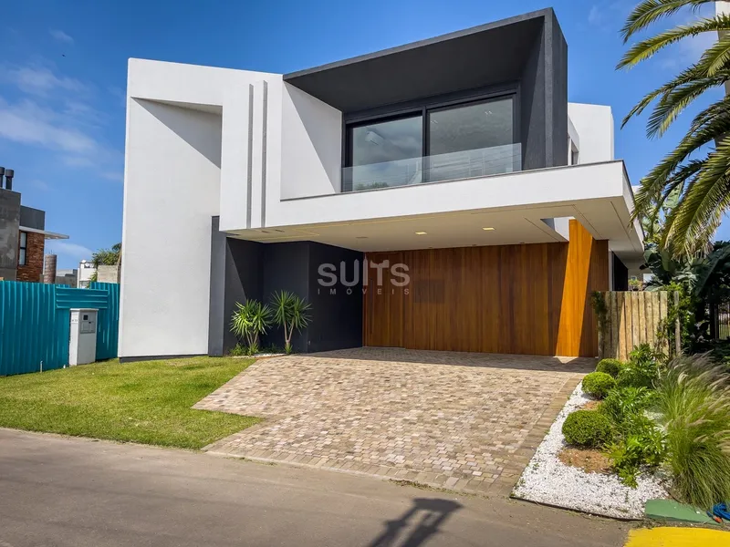 Um incrível sobrado beira lago localizado no condomínio Malibu: 3ª foto da galeria de imagens do imóvel