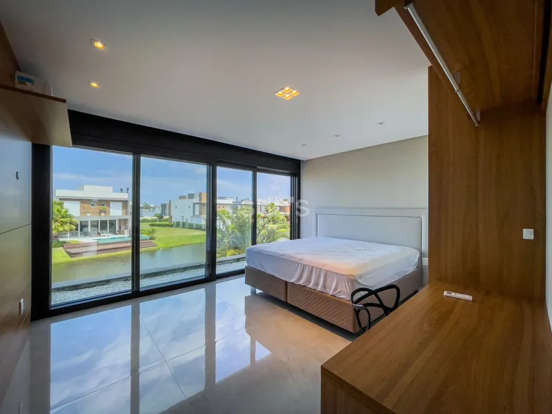 Um incrível sobrado beira lago localizado no condomínio Malibu: 39ª foto da galeria de imagens do imóvel