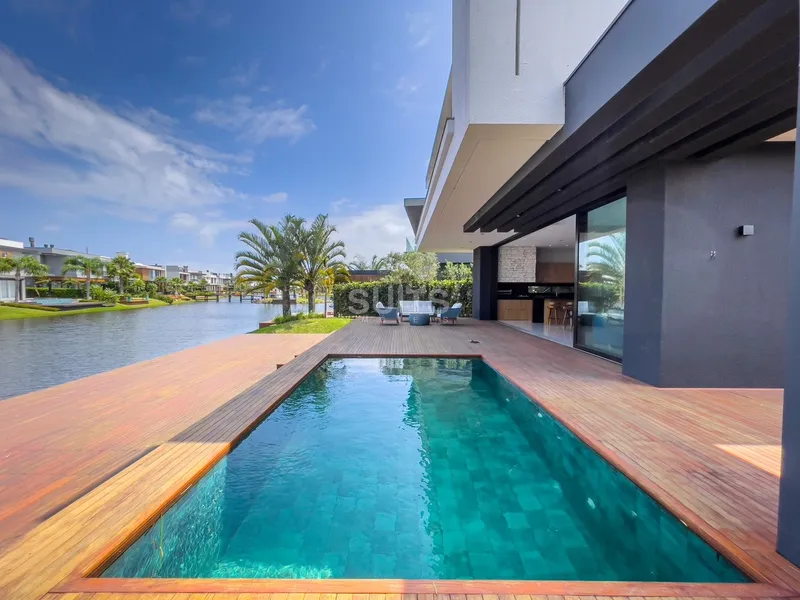 Um incrível sobrado beira lago localizado no condomínio Malibu: 23ª foto da galeria de imagens do imóvel