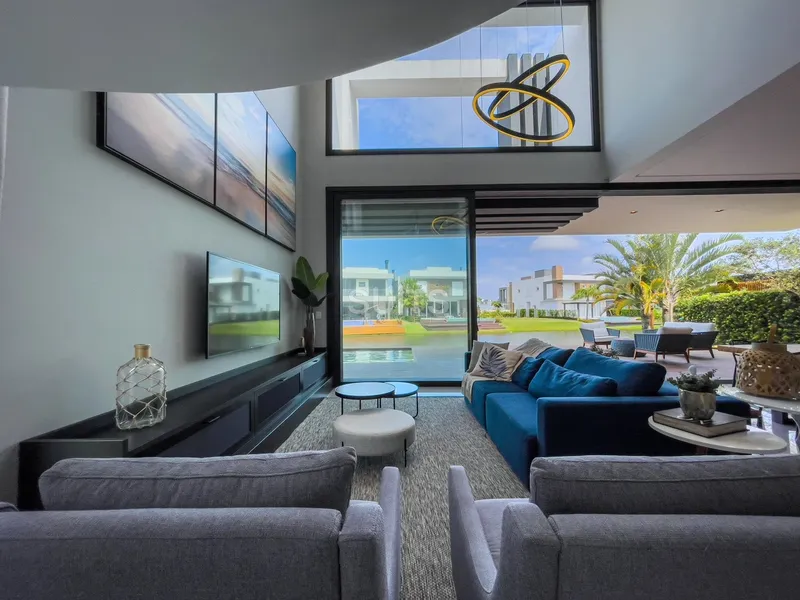 Um incrível sobrado beira lago localizado no condomínio Malibu: 7ª foto da galeria de imagens do imóvel