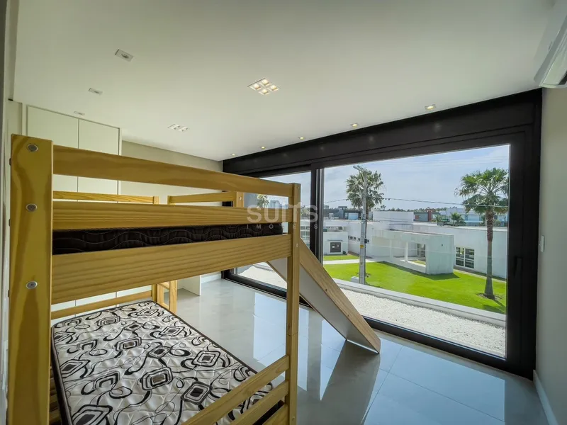 Um incrível sobrado beira lago localizado no condomínio Malibu: 29ª foto da galeria de imagens do imóvel