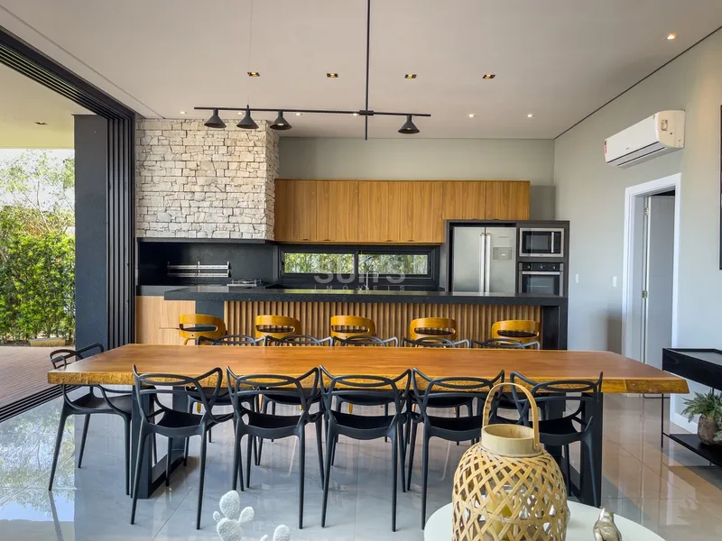 Um incrível sobrado beira lago localizado no condomínio Malibu: 14ª foto da galeria de imagens do imóvel