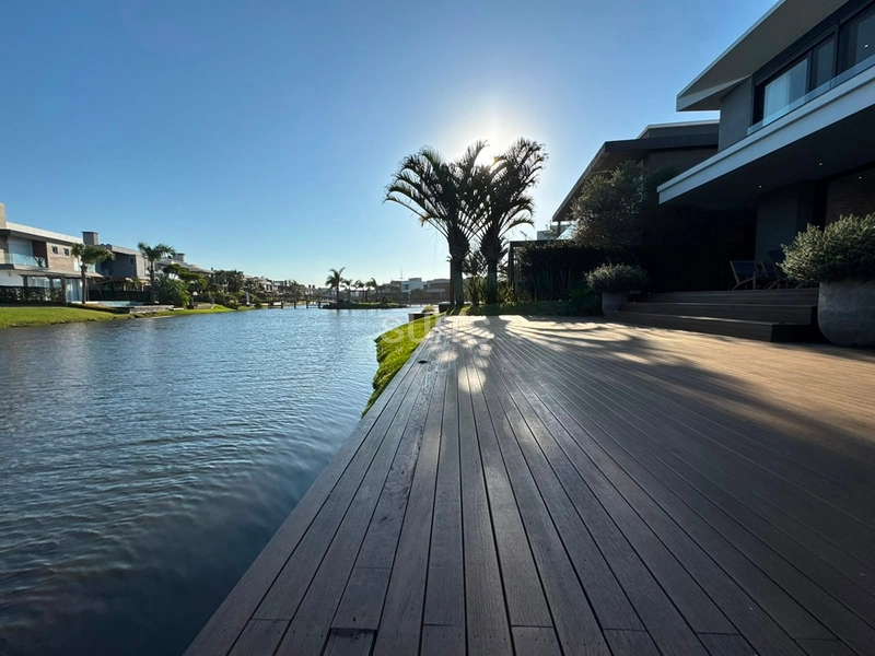 Incrível sobrado beira lago localizado no condomínio Malibu: 29ª foto da galeria de imagens do imóvel