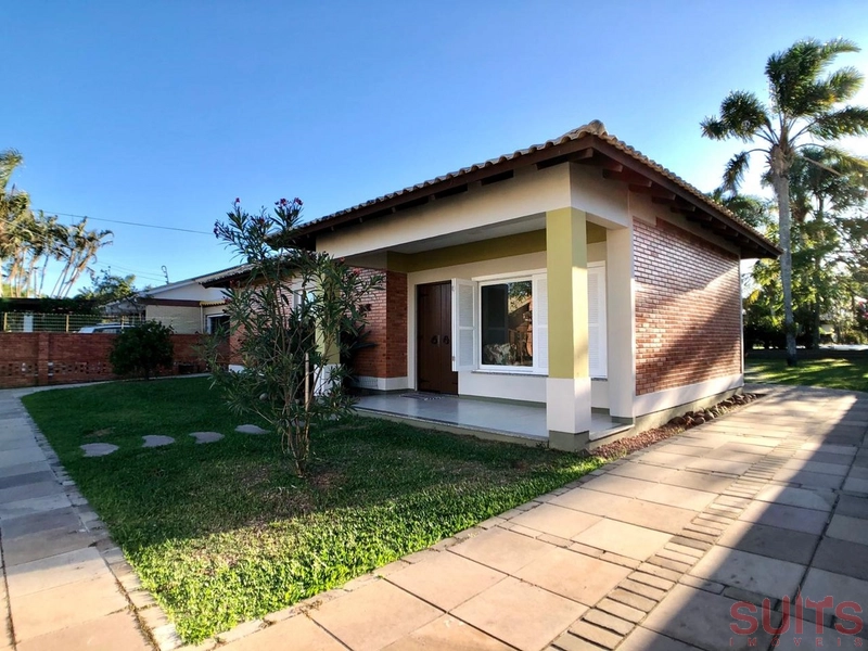 Excelente casa com 02 terrenos na praia de Atlântida: 3ª foto da galeria de imagens do imóvel