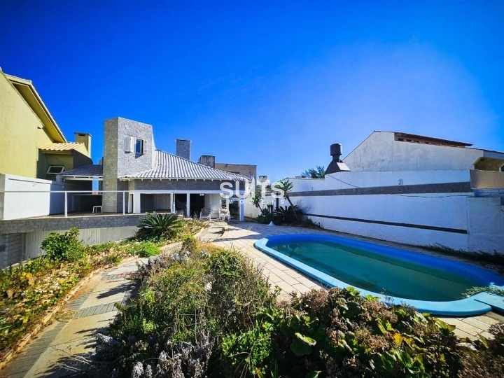 Excelente sobrado à venda na beira mar de Xangri-lá: 1ª foto da galeria de imagens do imóvel