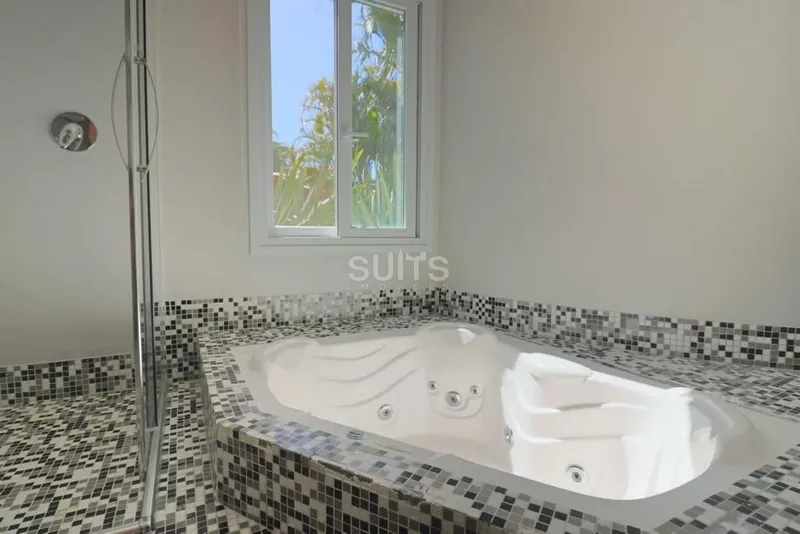 Mansão com 02 terrenos à venda no condomínio Bosques de Atlântida: 24ª foto da galeria de imagens do imóvel