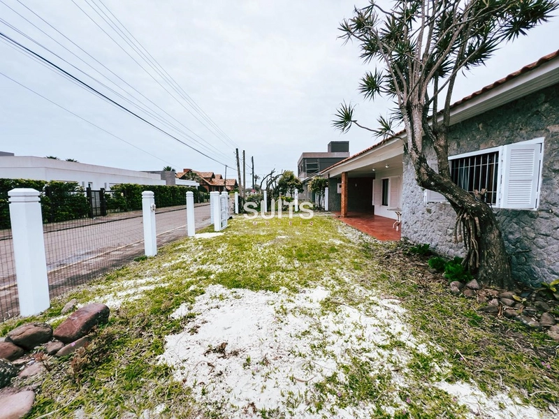 Excelente casa à venda em Atlântida : 4ª foto da galeria de imagens do imóvel