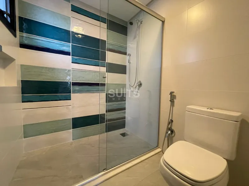 Sobrado  alto padrão beira-lago no Condomínio Celebration: 28ª foto da galeria de imagens do imóvel