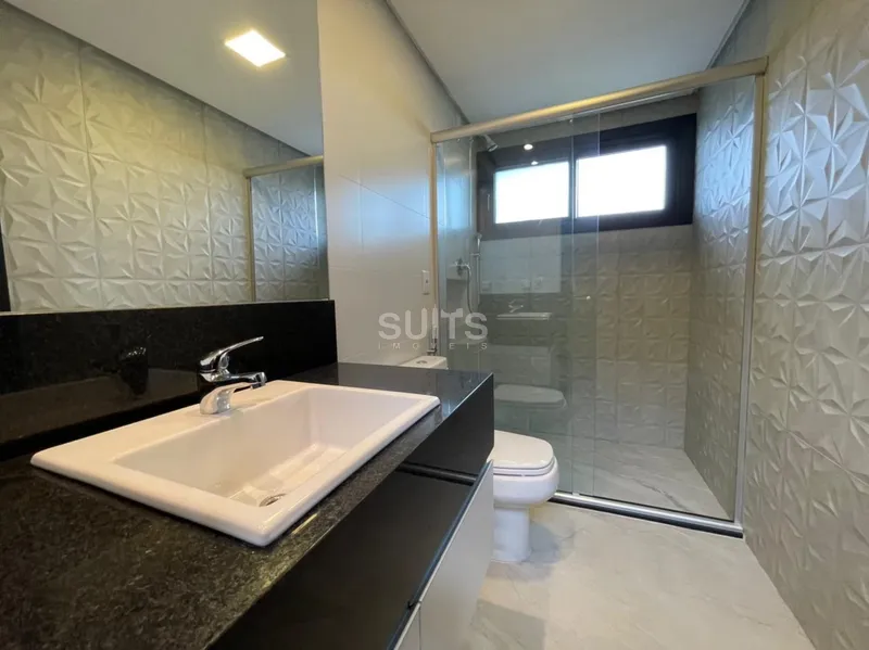 Sobrado  alto padrão beira-lago no Condomínio Celebration: 29ª foto da galeria de imagens do imóvel