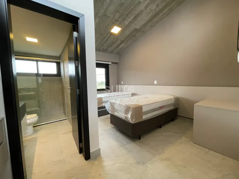 Sobrado  alto padrão beira-lago no Condomínio Celebration: 30ª foto da galeria de imagens do imóvel