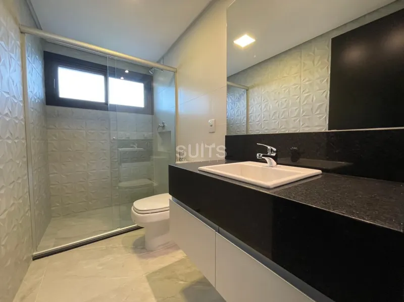 Sobrado  alto padrão beira-lago no Condomínio Celebration: 32ª foto da galeria de imagens do imóvel