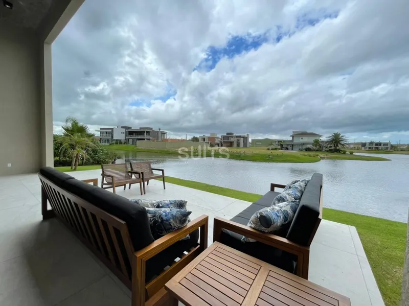 Sobrado  alto padrão beira-lago no Condomínio Celebration: 20ª foto da galeria de imagens do imóvel