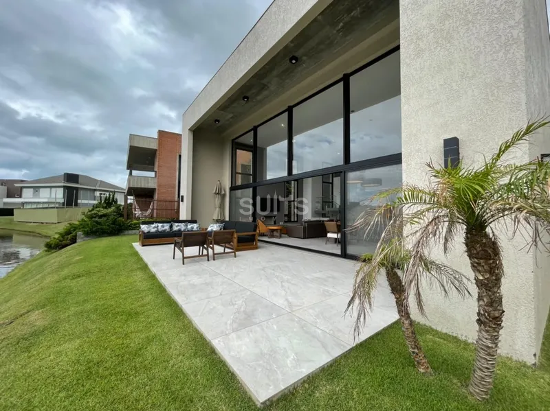 Sobrado  alto padrão beira-lago no Condomínio Celebration: 22ª foto da galeria de imagens do imóvel