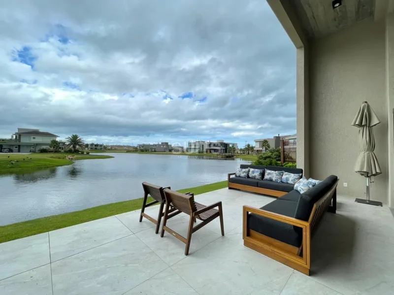Sobrado  alto padrão beira-lago no Condomínio Celebration: 19ª foto da galeria de imagens do imóvel