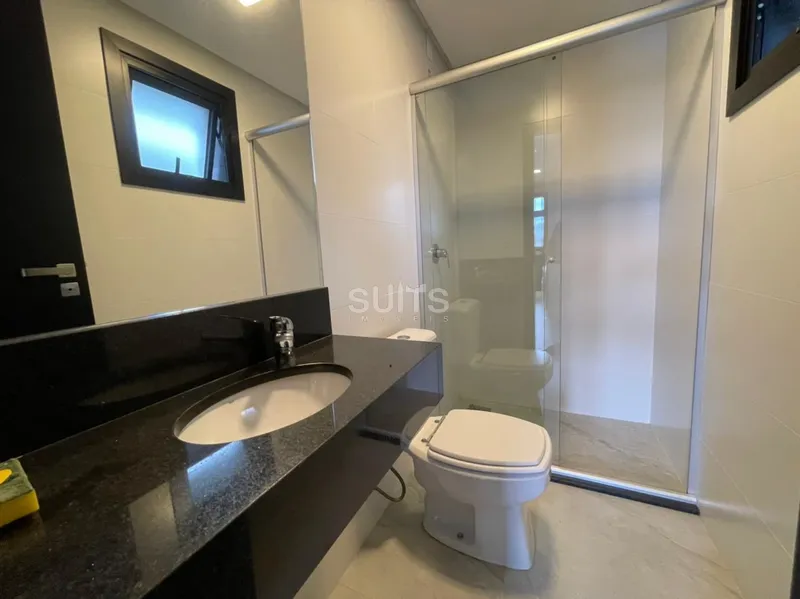 Sobrado  alto padrão beira-lago no Condomínio Celebration: 35ª foto da galeria de imagens do imóvel