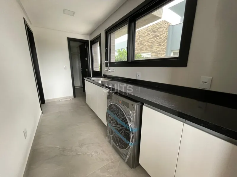 Sobrado  alto padrão beira-lago no Condomínio Celebration: 40ª foto da galeria de imagens do imóvel