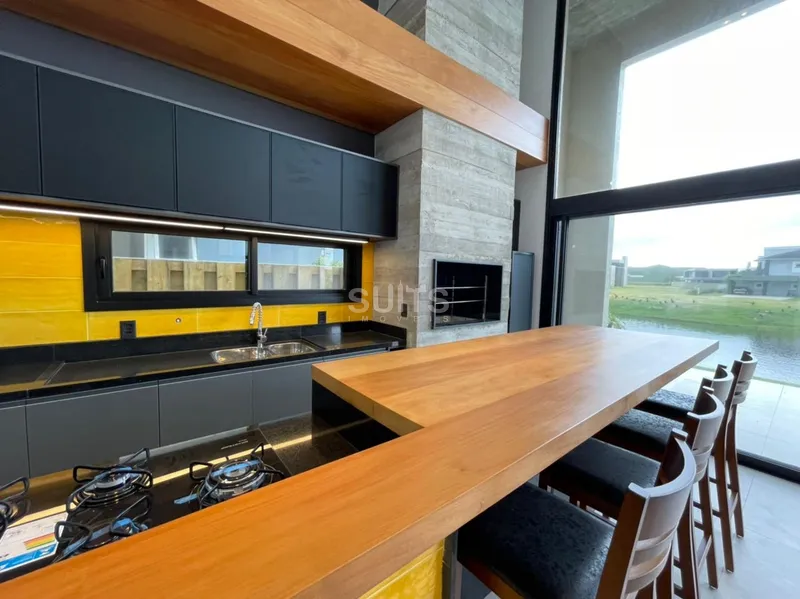 Sobrado  alto padrão beira-lago no Condomínio Celebration: 12ª foto da galeria de imagens do imóvel