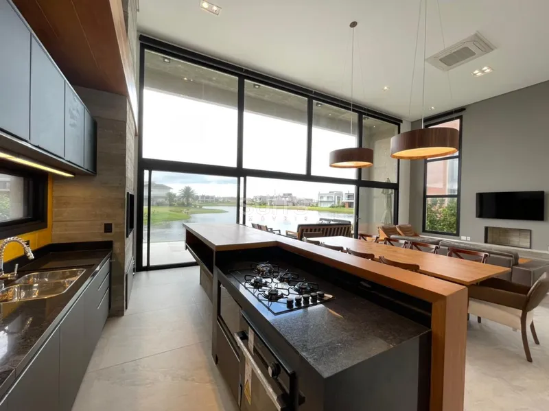 Sobrado  alto padrão beira-lago no Condomínio Celebration: 14ª foto da galeria de imagens do imóvel