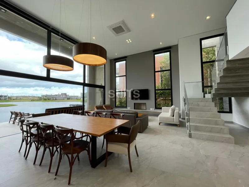 Sobrado  alto padrão beira-lago no Condomínio Celebration: 10ª foto da galeria de imagens do imóvel