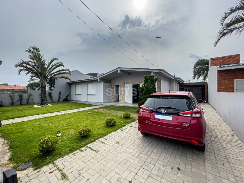Linda casa à venda na praia de Atlântida: 3ª foto da galeria de imagens do imóvel