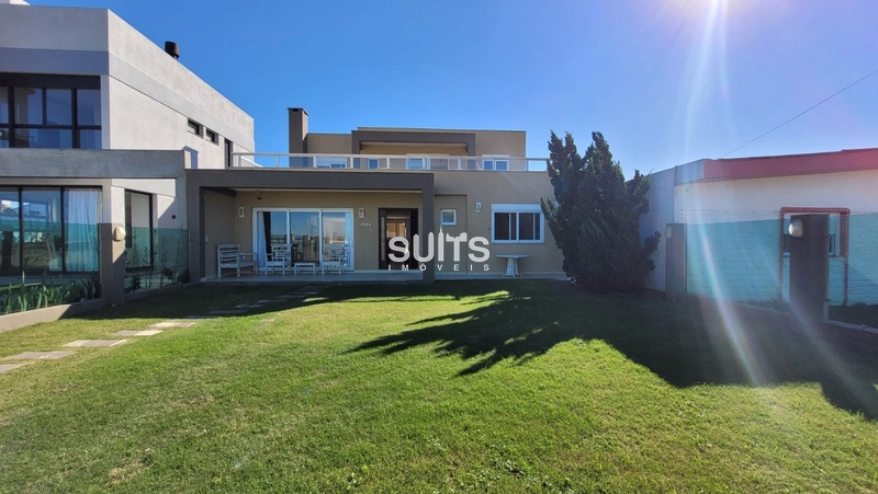 Excelente Sobrado na Beira Mar na praia de Rainha do Mar em Xangri-Lá: 2ª foto da galeria de imagens do imóvel